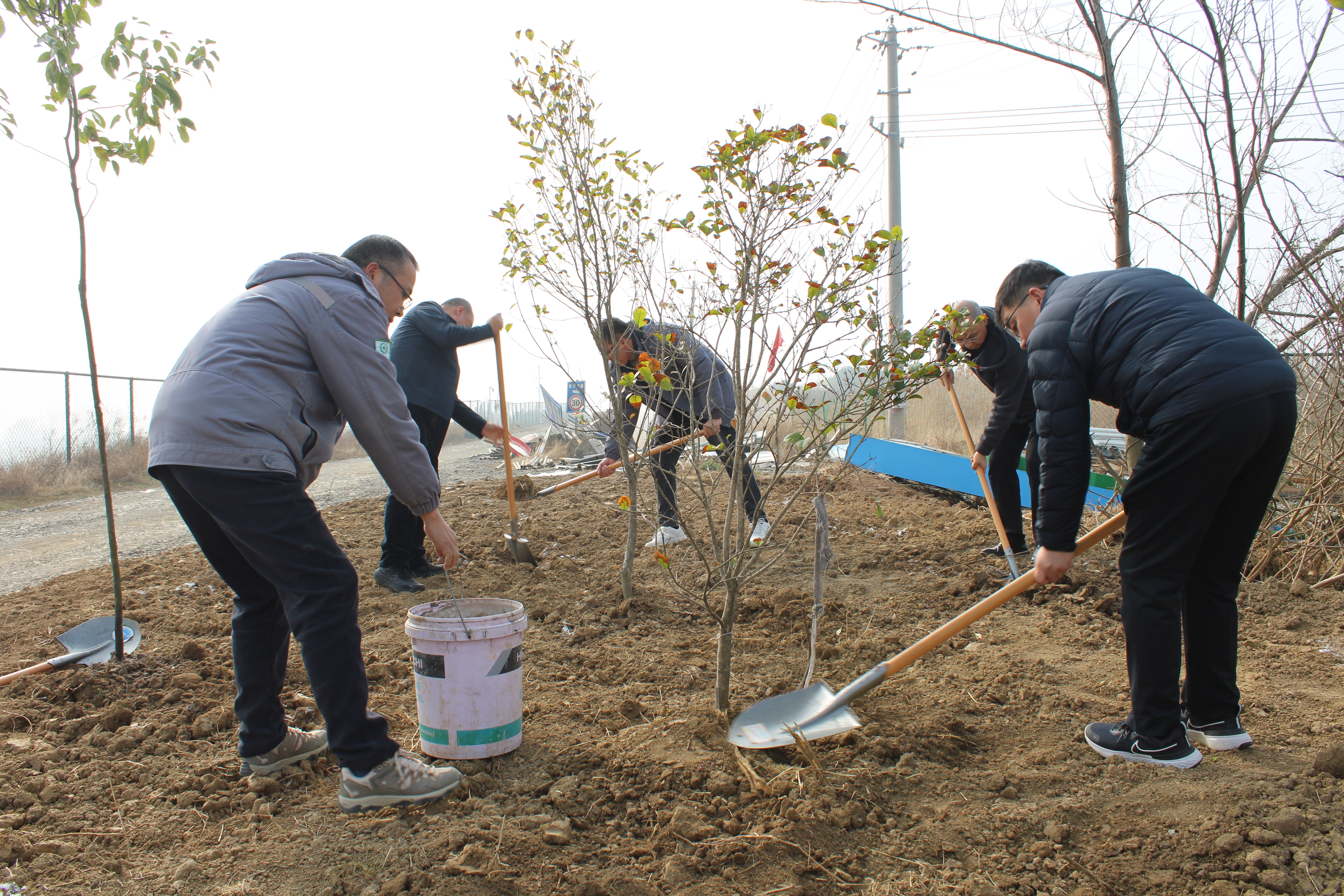 “播種綠色夢(mèng)想，收獲生態(tài)紅利” 市礦投集團(tuán)黨支部聯(lián)合…
